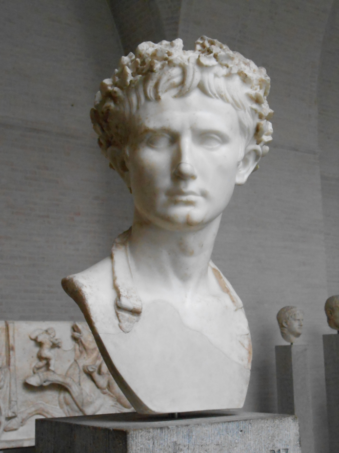  Augusto con la corona civica