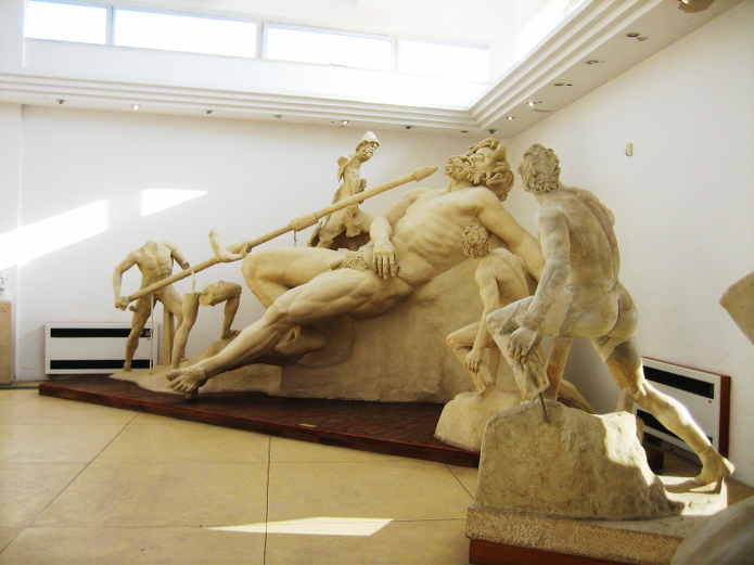  Accecamento di Polifemo (gruppo statuario trovato a Sperlonga)