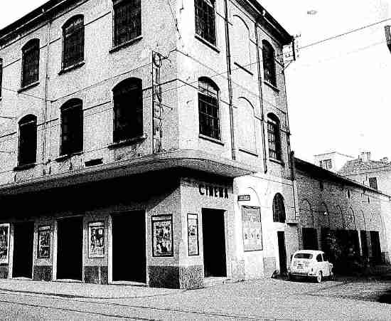 Il cinema Astra di Monza intorno al 1960, dal sito giusepperausa.it