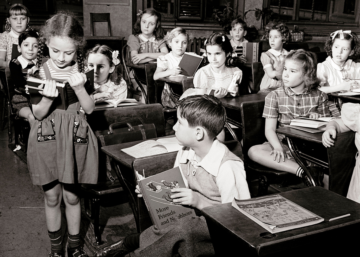 Lezione in classe negli anni ‘50. © H. Armstrong Roberts/ClassicStock/Alamy Stock Photo.