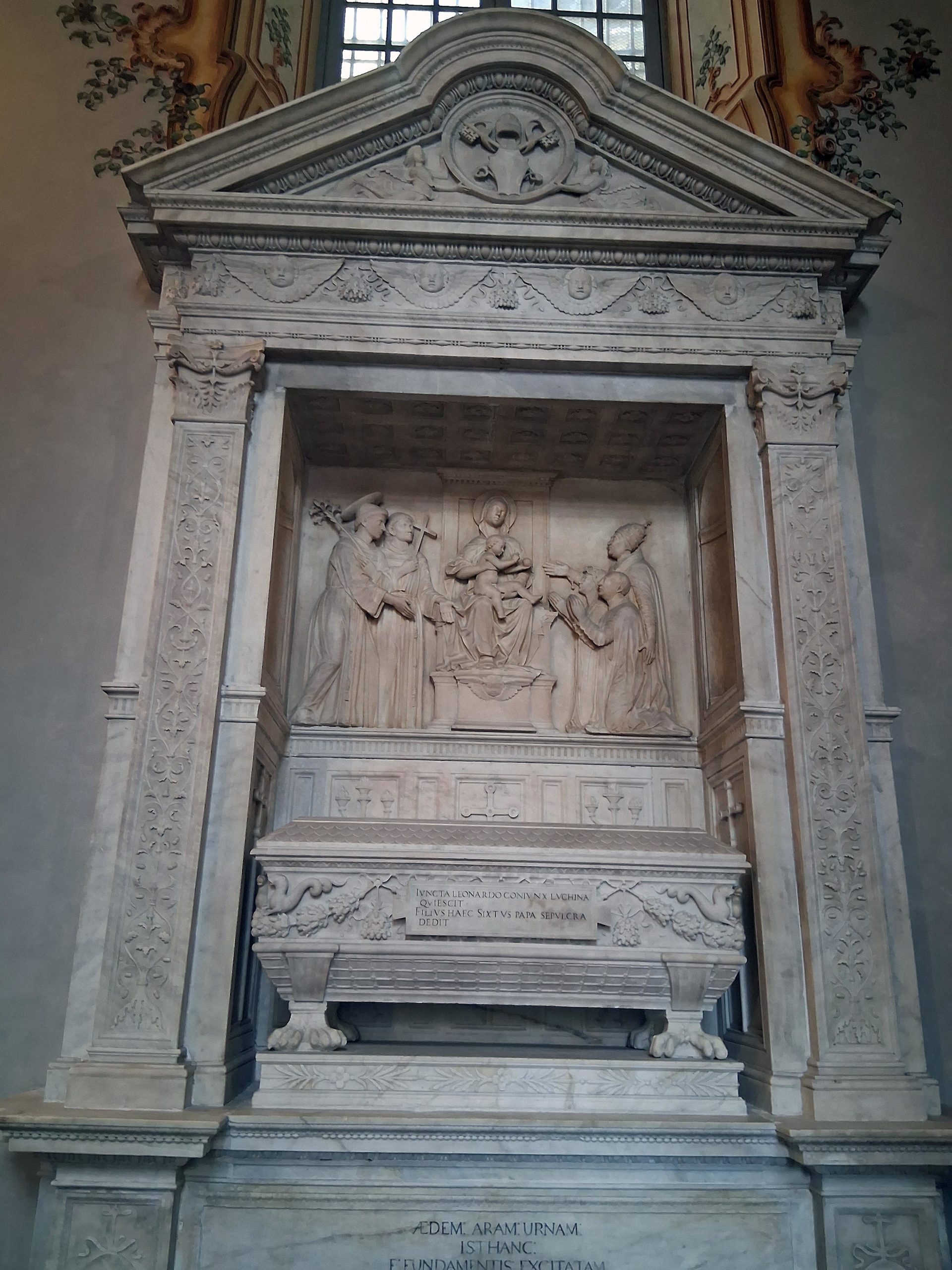 Il monumento funerario dei genitori di Sisto IV