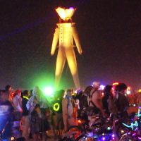 Il Burning Man del 2014. Foto Dana Wilson, BLM Public Affairs, CC, Wikimedia.