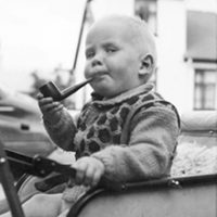 vintage-photo-baby-boy-with-pipe_small